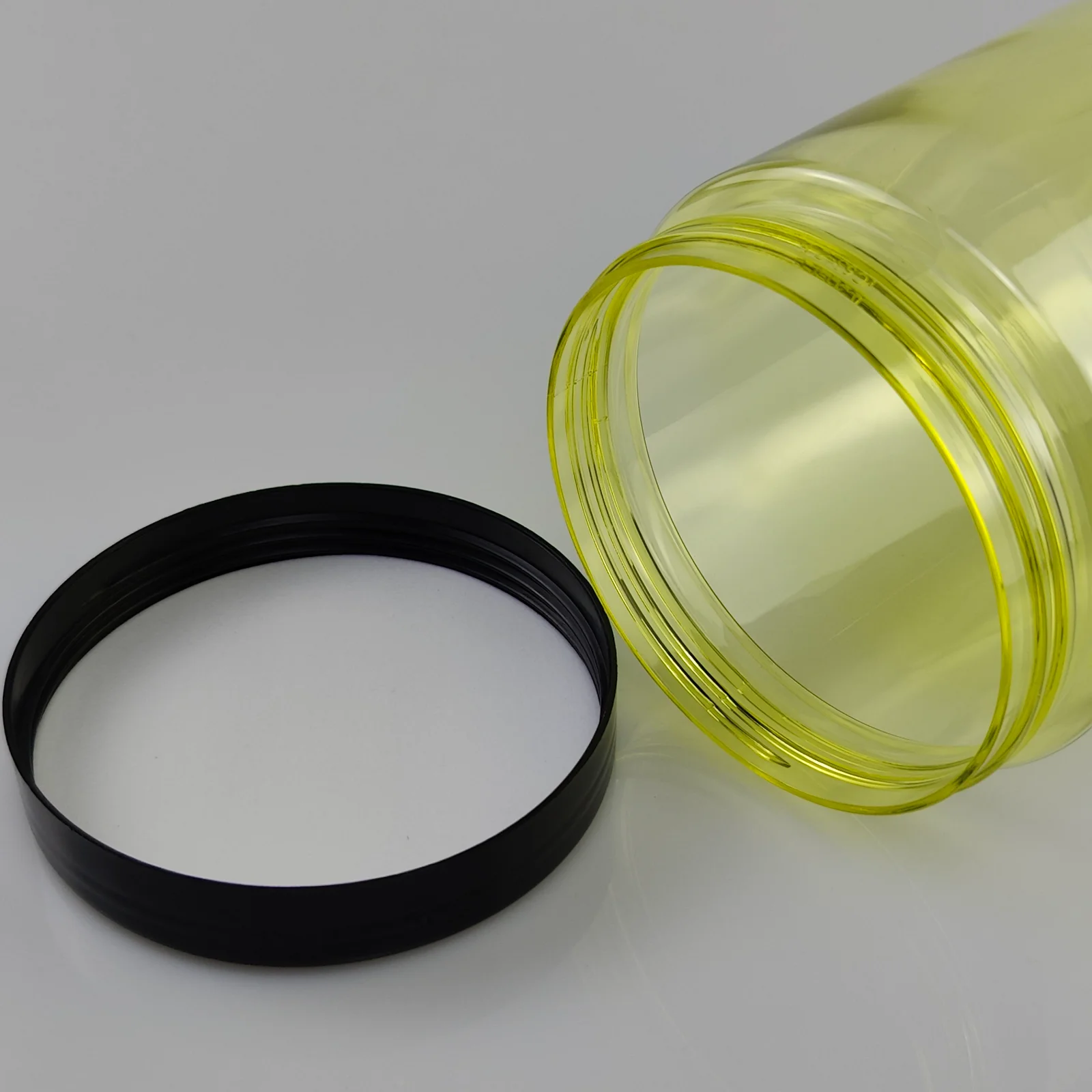 Tablet containers