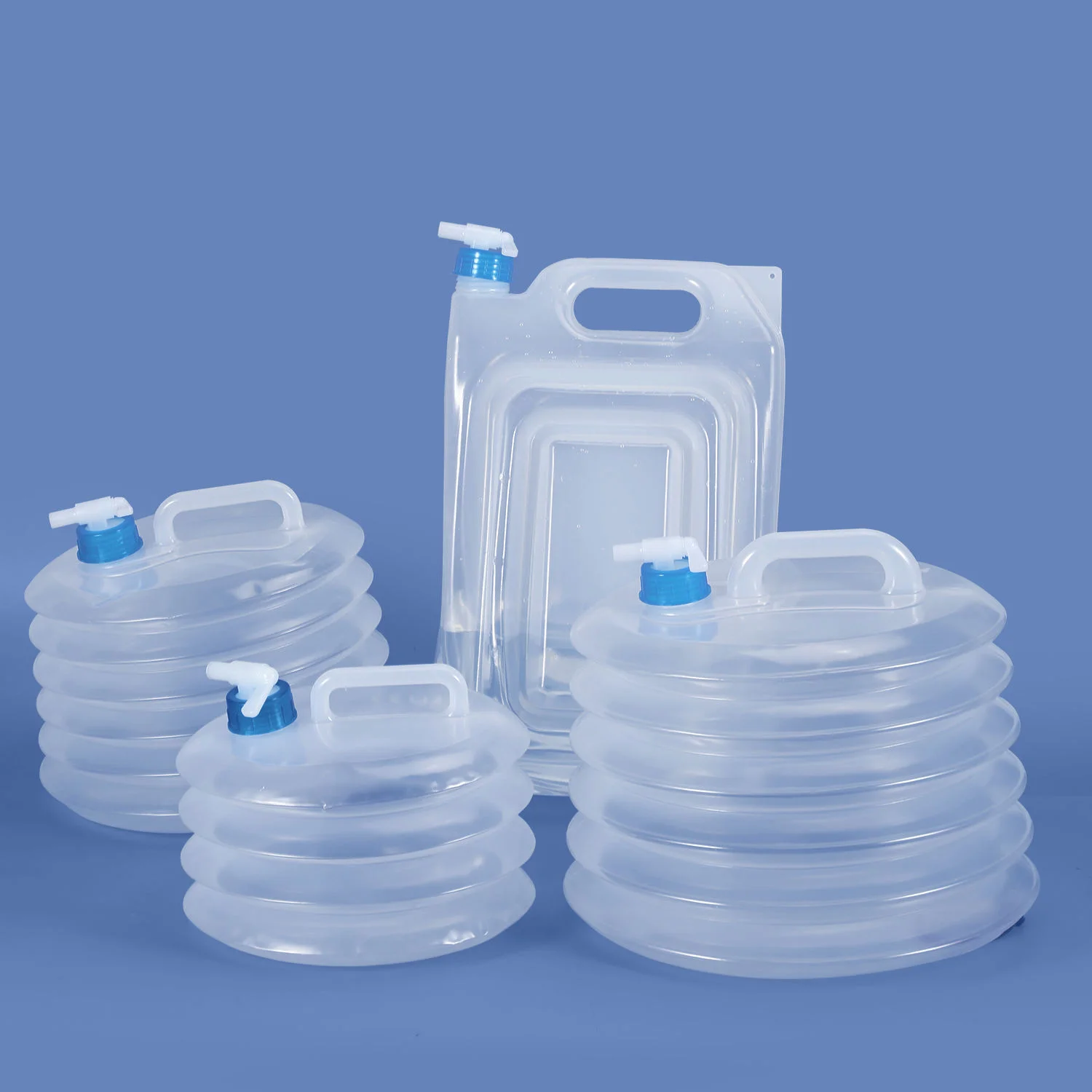 Collapsible jerry cans